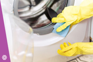 Jak odgrzybić i wyczyścić pralkę z pleśni