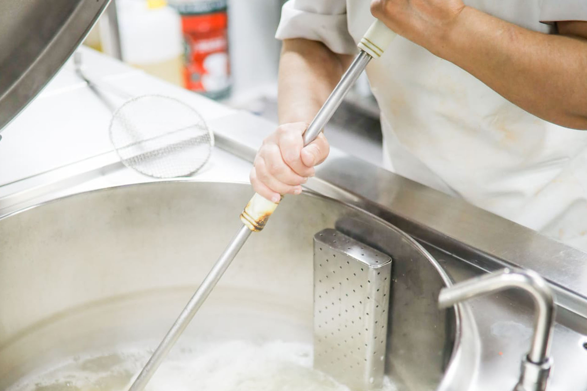 Pracuj wydajniej w gastronomii – zobacz jak wykorzystać kotły warzelne