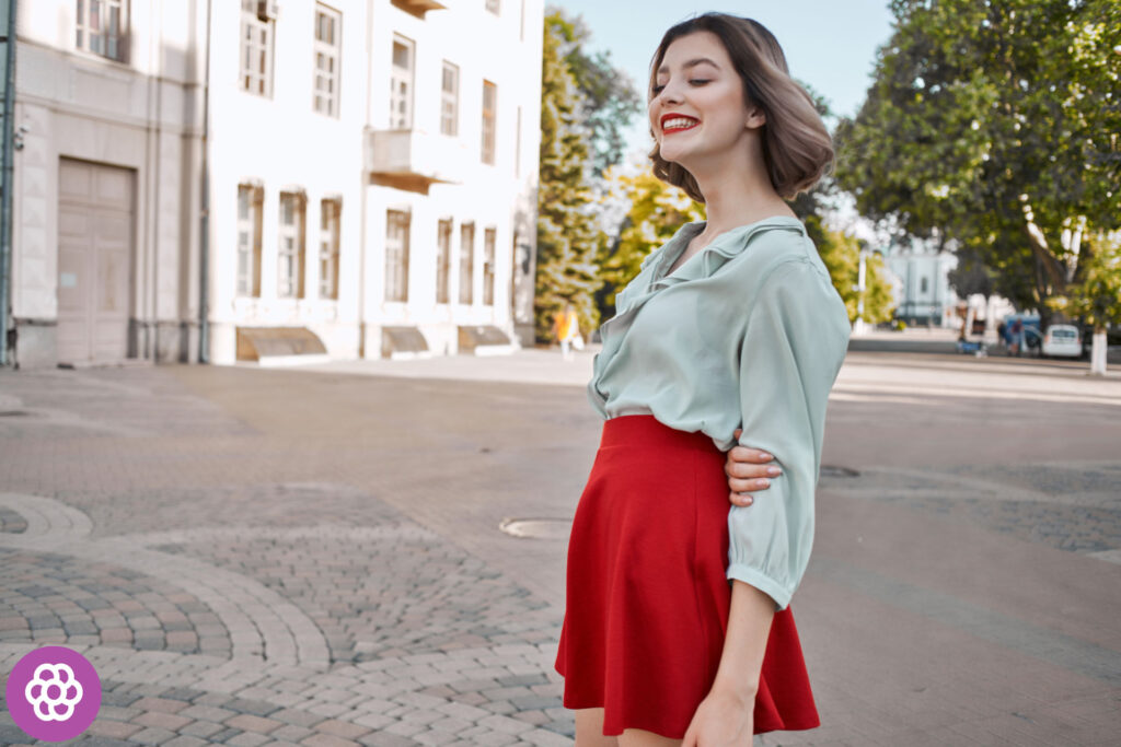 co pasuje do czerwonej spódnicy