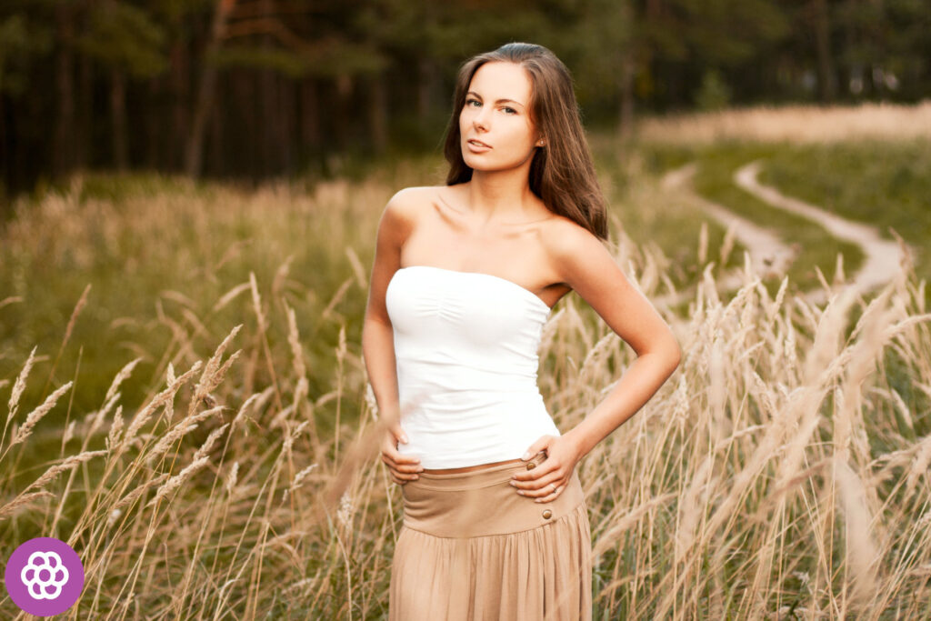 jakie rajstopy do beżowej spódnicy