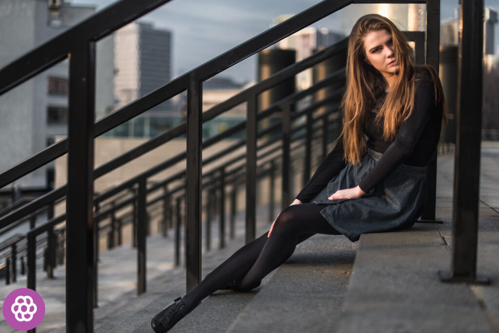 rajstopy do czarnej spódnicy